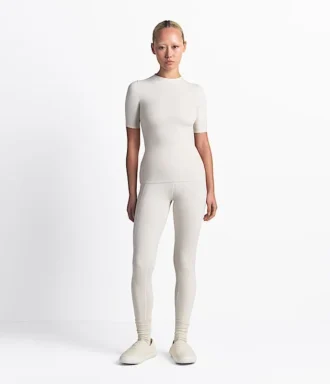 Haut à manches courtes Refina pour femme The North Face X SKIMS